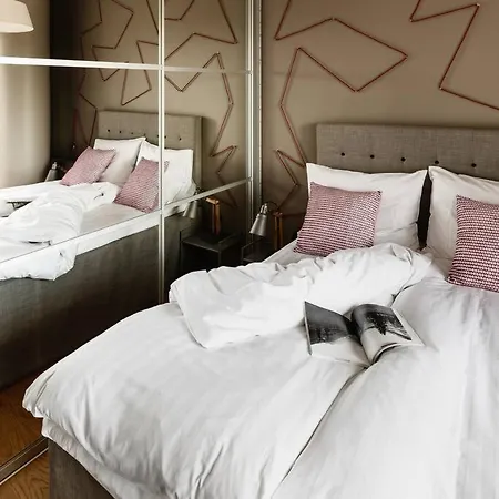 W City, Exceptional Location, Work-friendly Апартаменты
